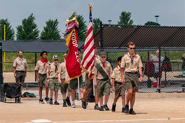 Scouts serving in color guard